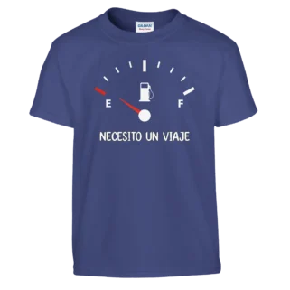 Camiseta "Necesito un viaje gasolina blanco" infantil azul